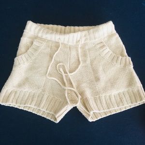 Cream Knit Shorts with back pocket